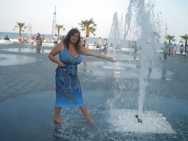 21P Busty Russian Woman 1639