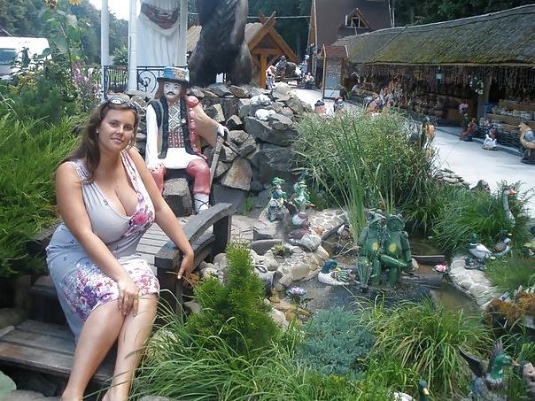 21P Busty Russian Woman 1639