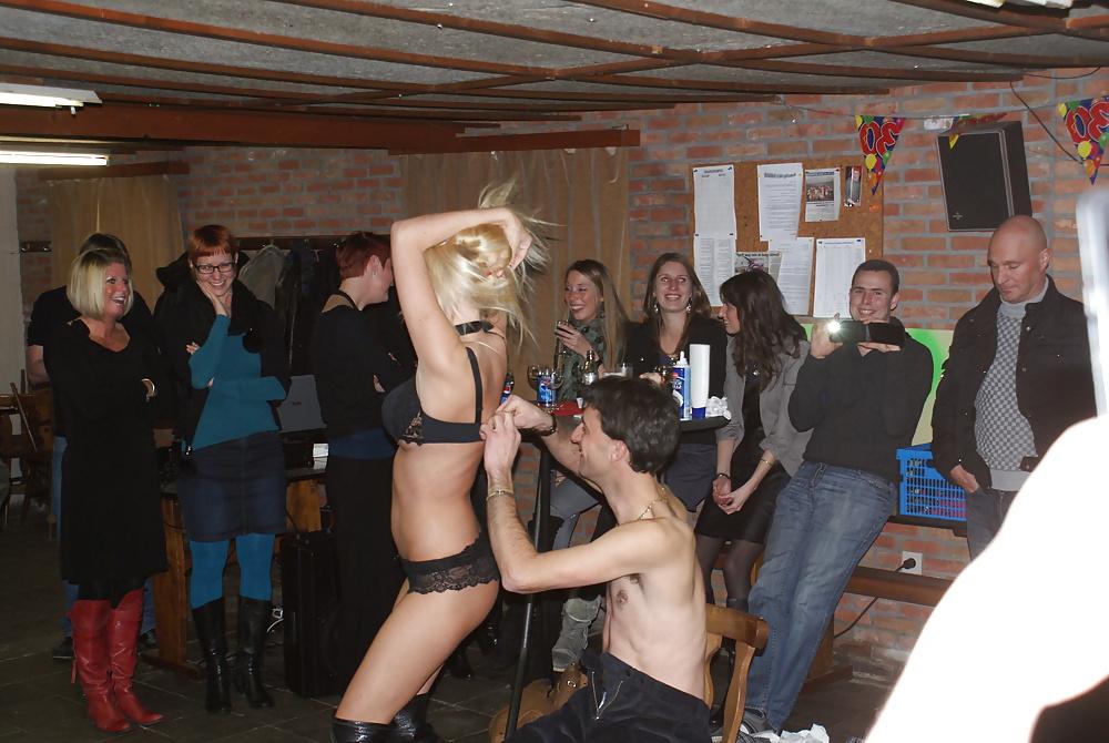 10P Striptease for a guy from belgium