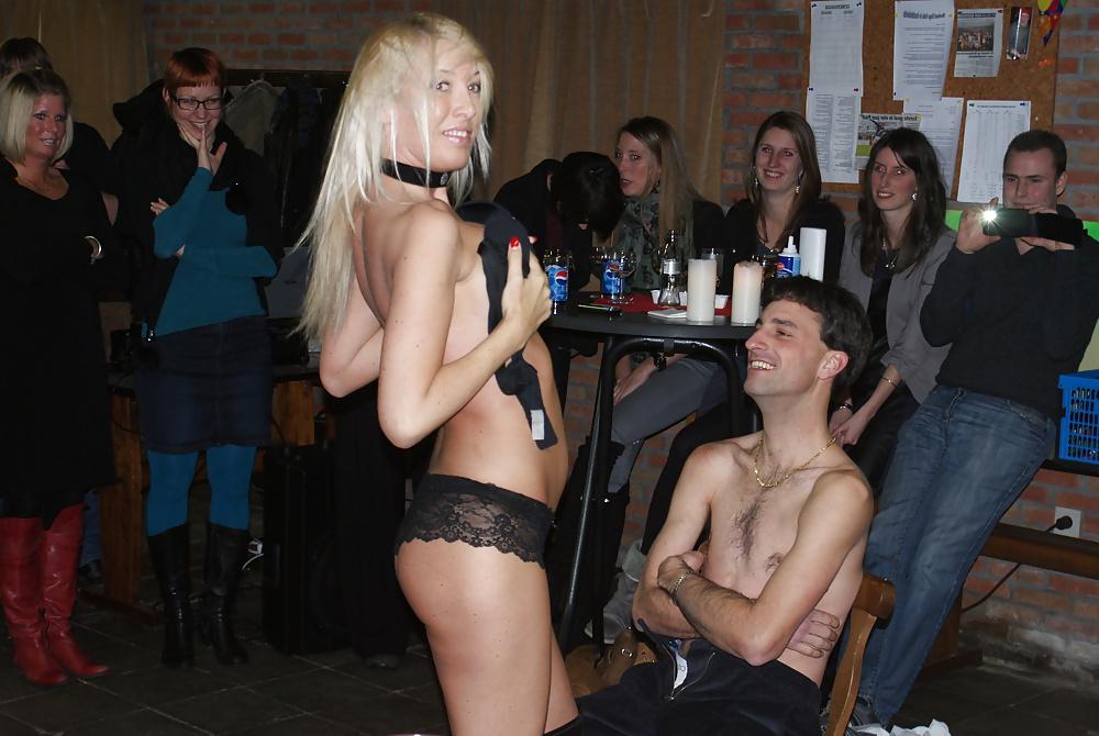 10P Striptease for a guy from belgium