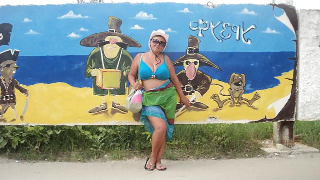 14P Busty Russian Woman 1688