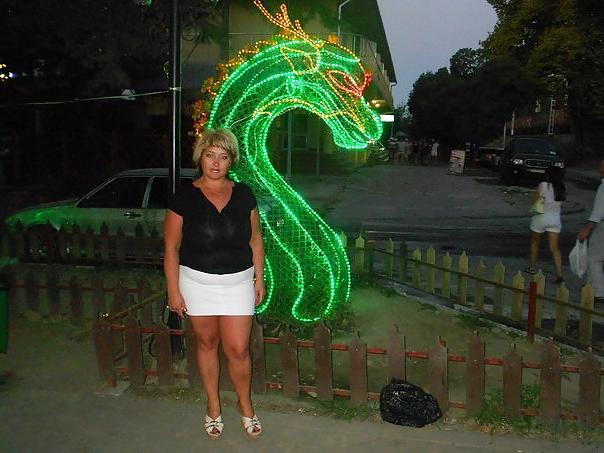 14P Busty Russian Woman 1483