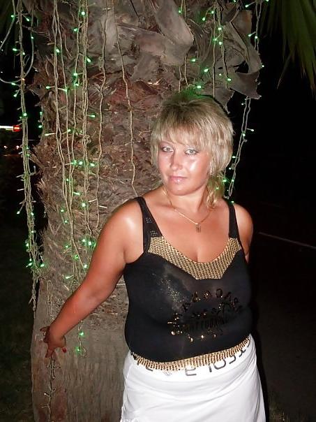14P Busty Russian Woman 1483