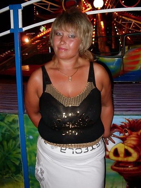 14P Busty Russian Woman 1483
