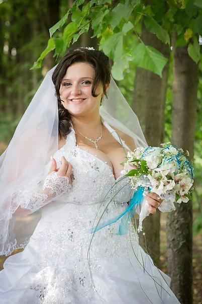 17P Busty Russian Woman 1510