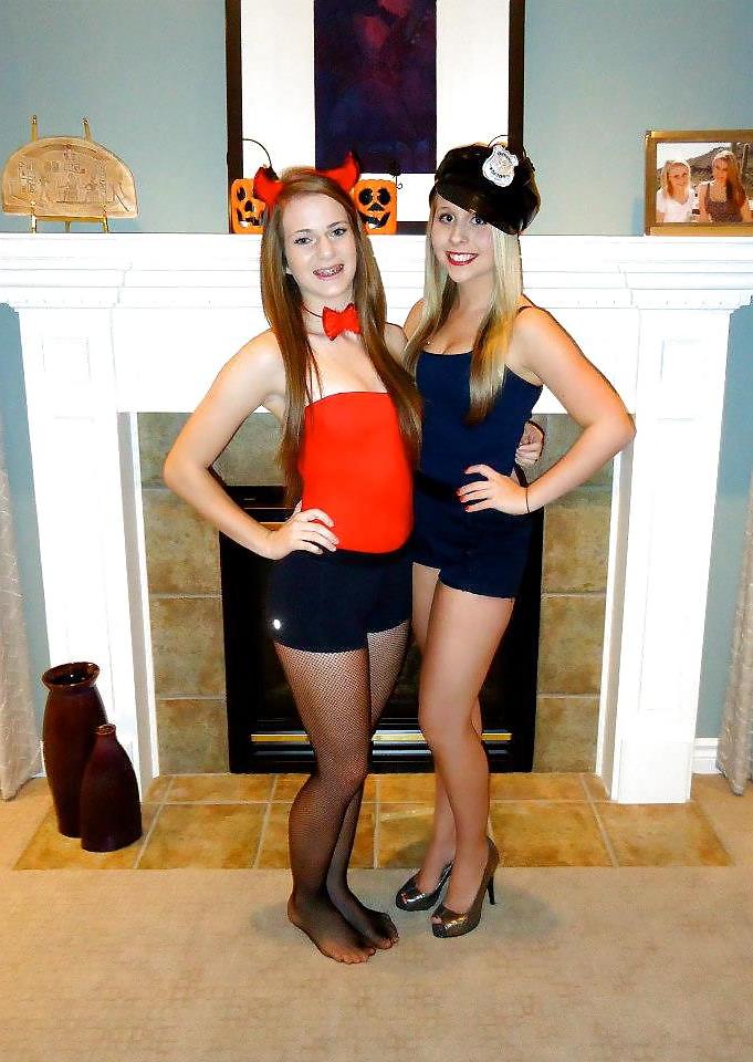 11P Sexy Halloween Teens