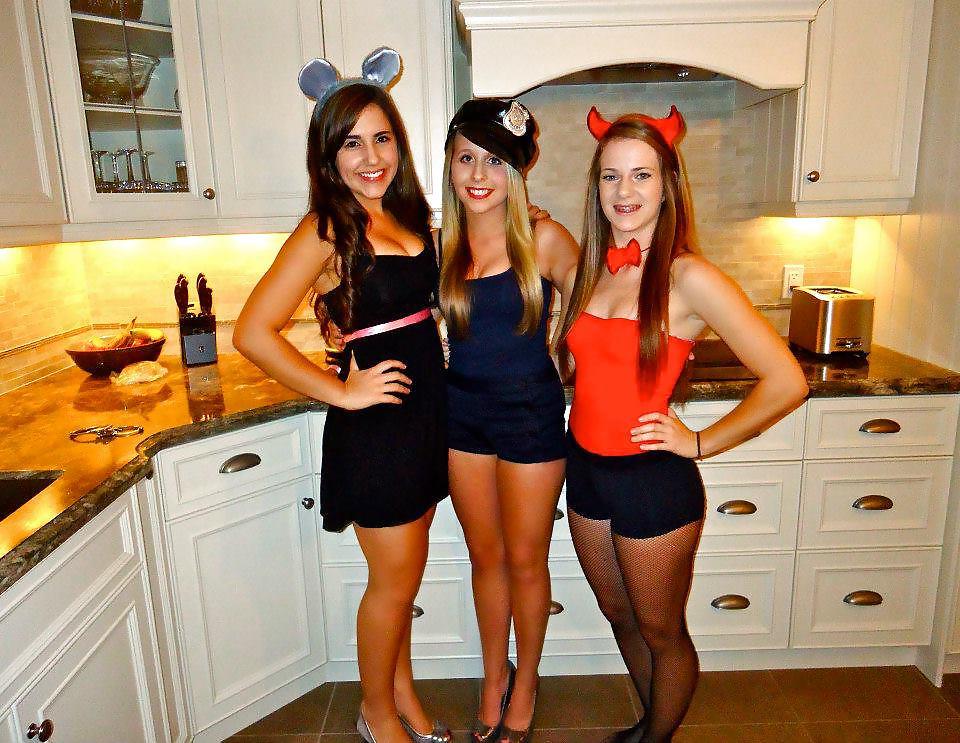 11P Sexy Halloween Teens