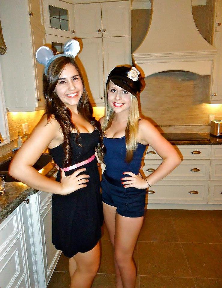 11P Sexy Halloween Teens