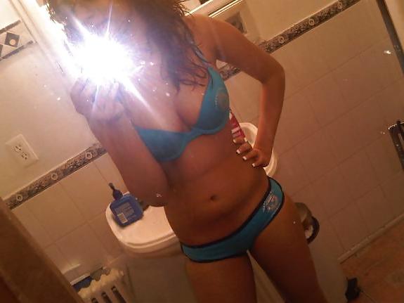 15P Desi indian girl exposing