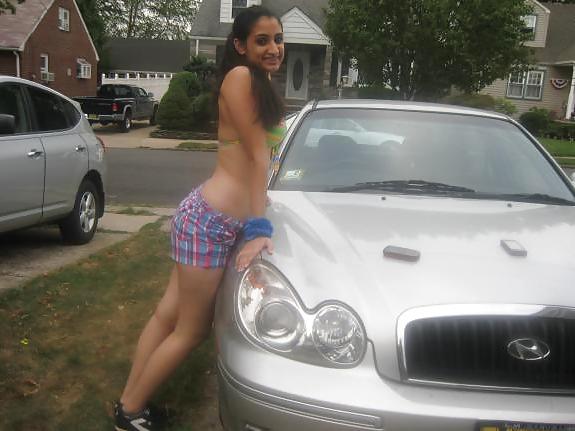 15P Desi indian girl exposing