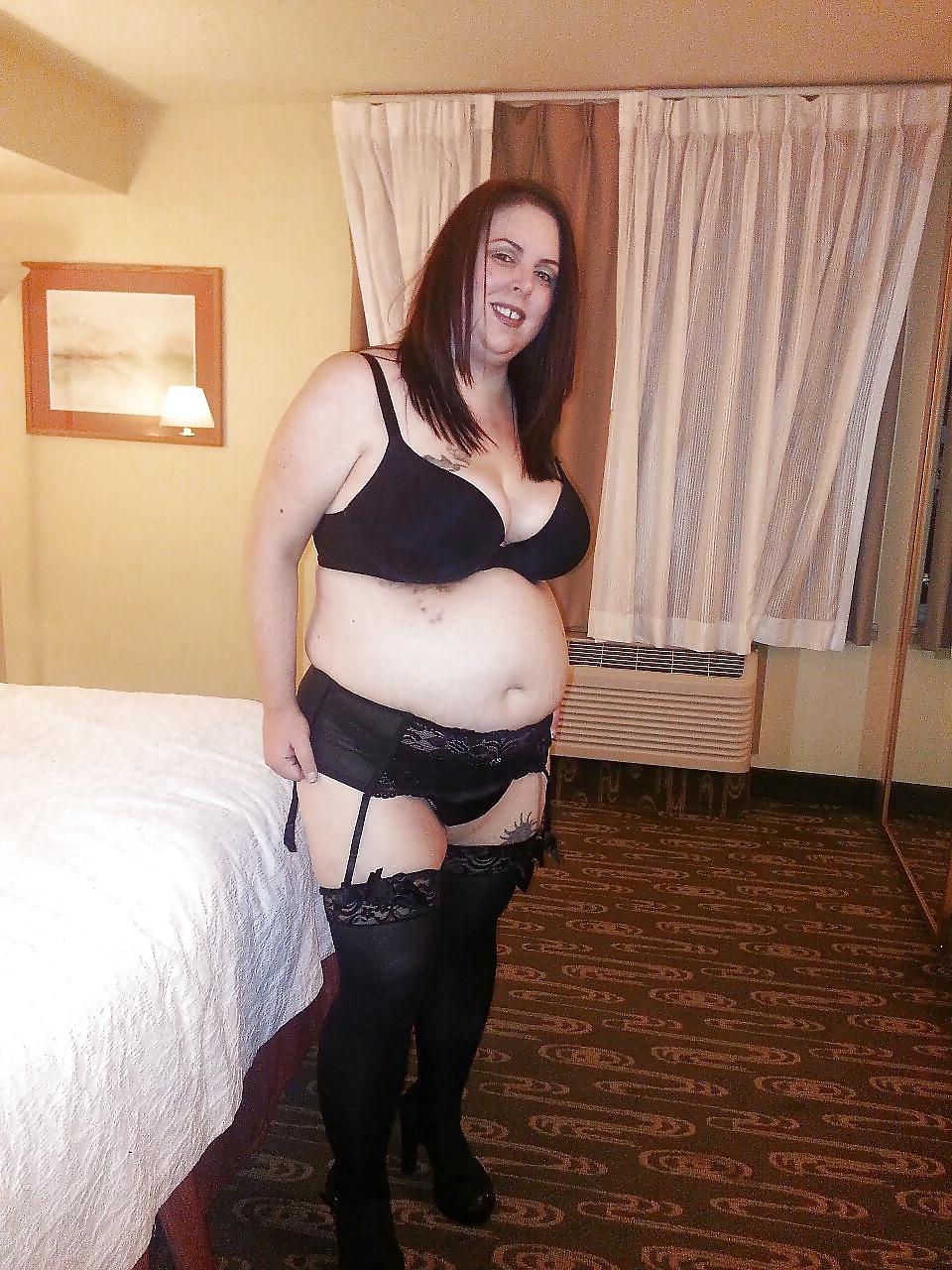 25P 022 -  Mature and BBW having fun in the weekend 13