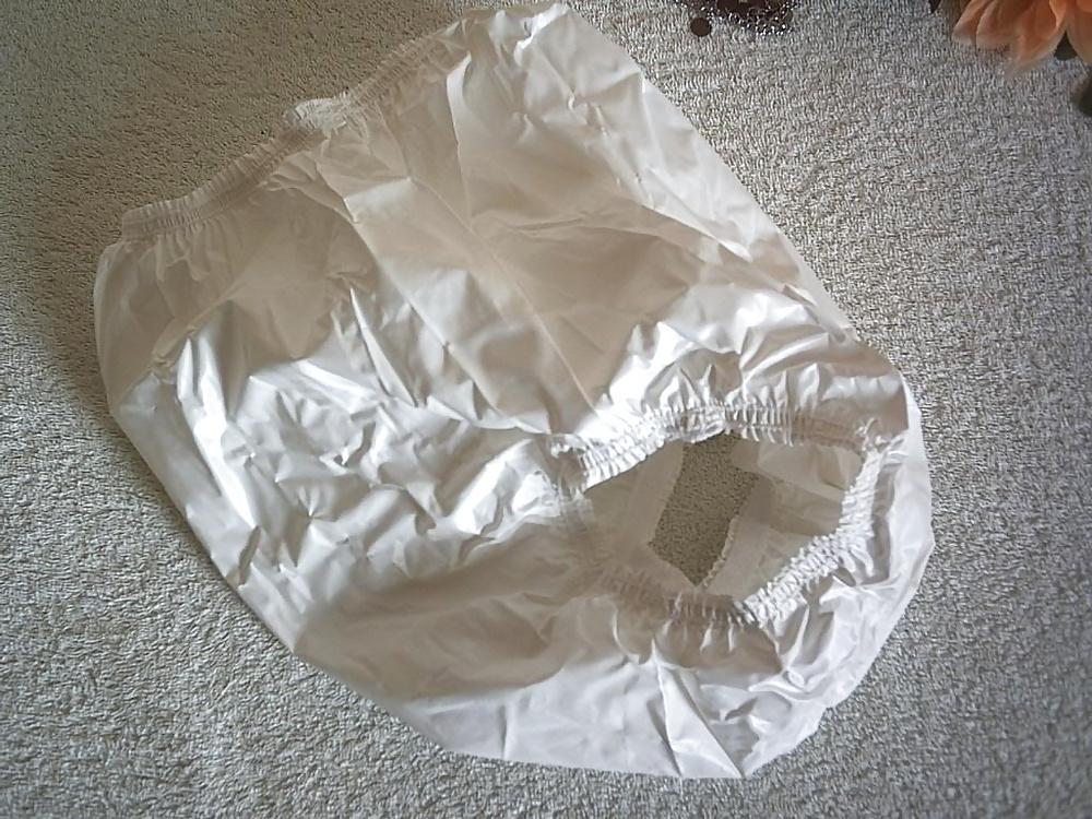 25P Plastic pants