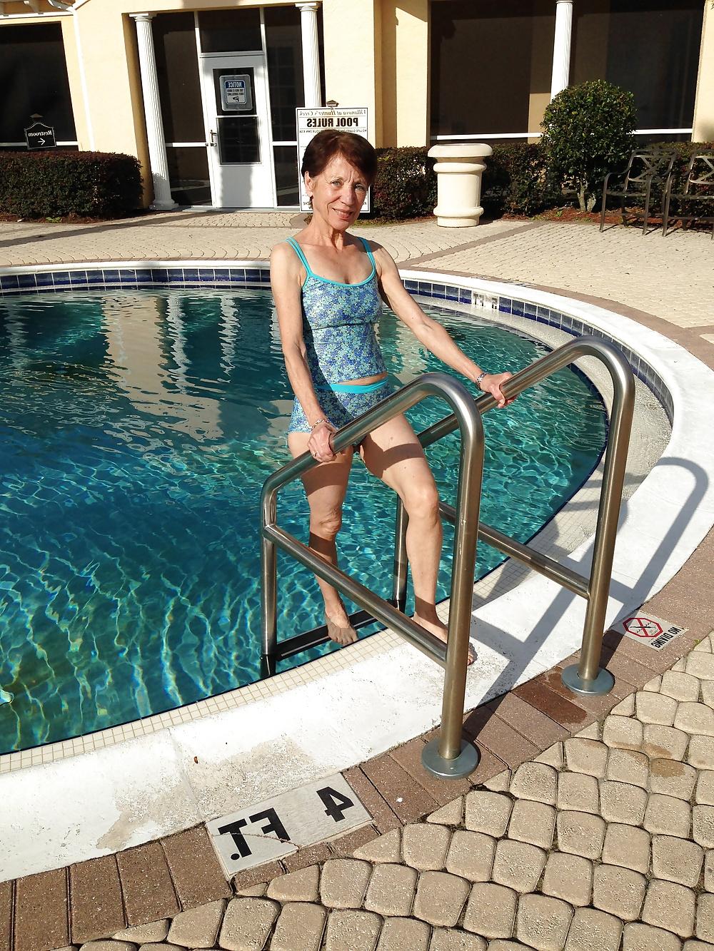 9P Suzie au codo floride