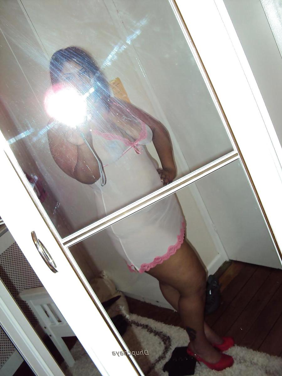 23P Very hot and sexy Desi horny girl