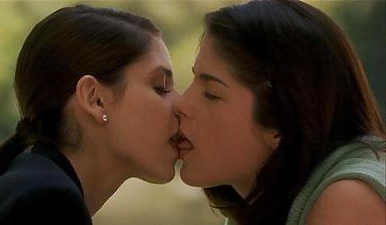 25P Girls making out and kissing