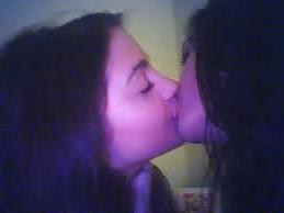 25P Girls making out and kissing