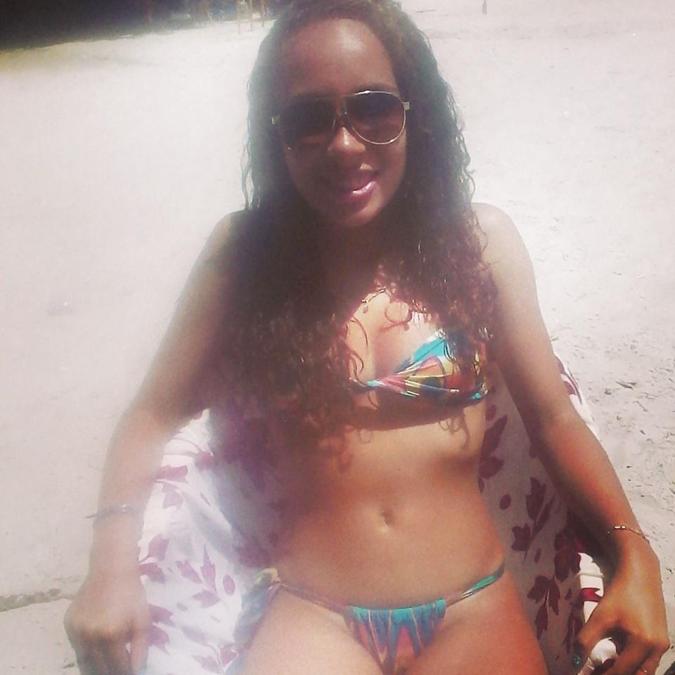 9P Cute girls beach