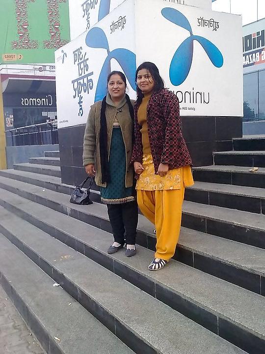13P Desi aunty