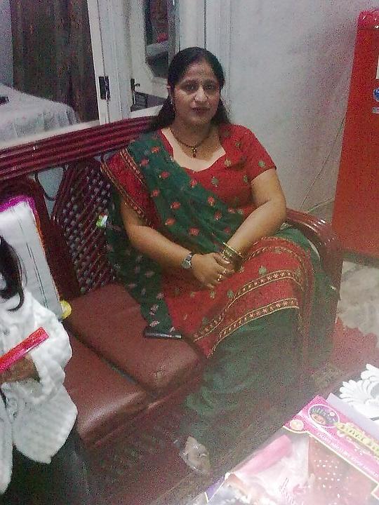 13P Desi aunty