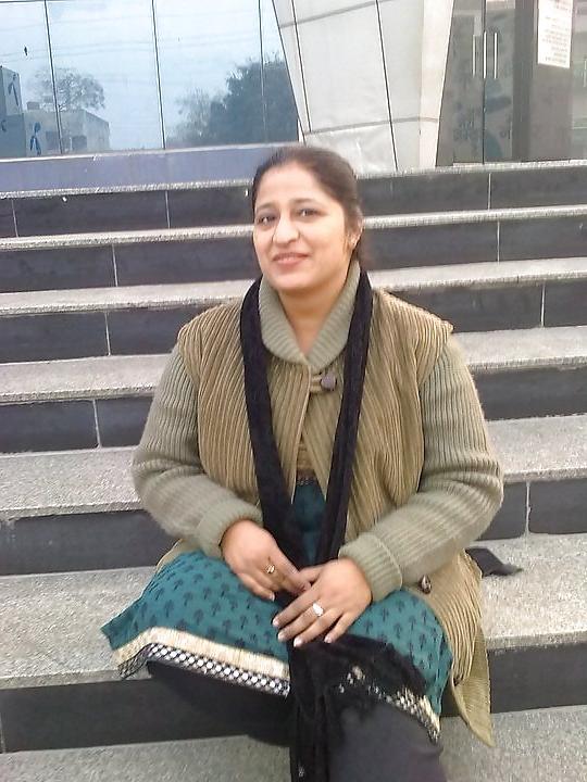 13P Desi aunty