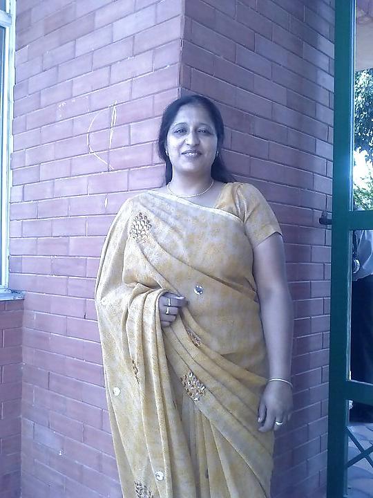 13P Desi aunty