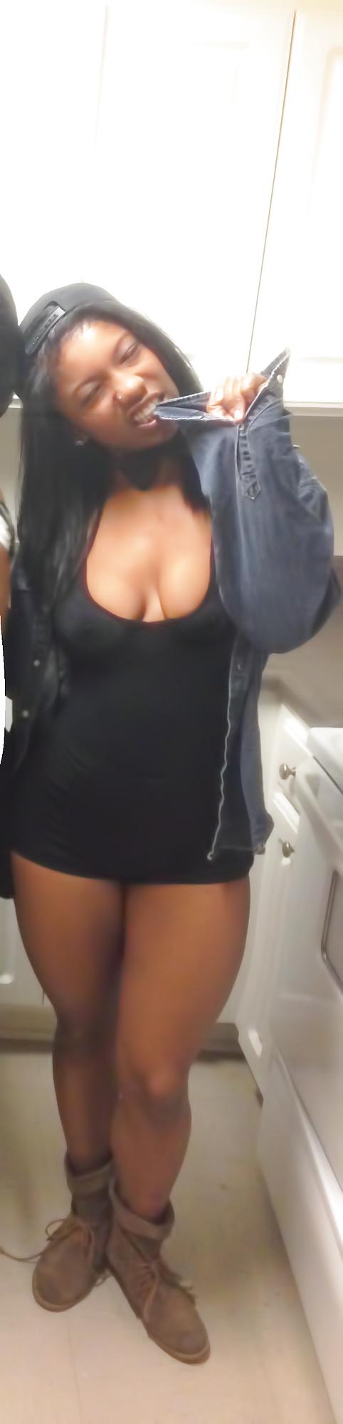 10P IG hottie with a bunch of pics with see through clothes