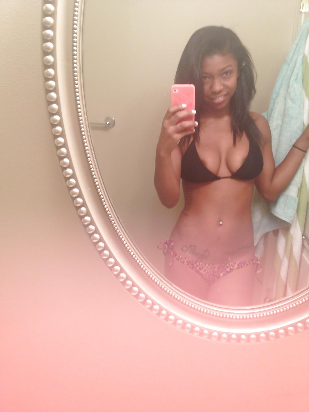 10P IG hottie with a bunch of pics with see through clothes