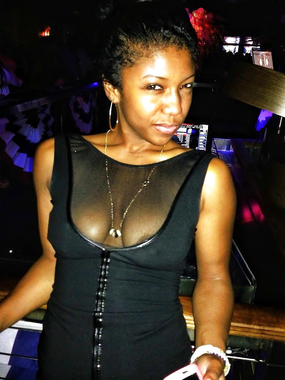 10P IG hottie with a bunch of pics with see through clothes