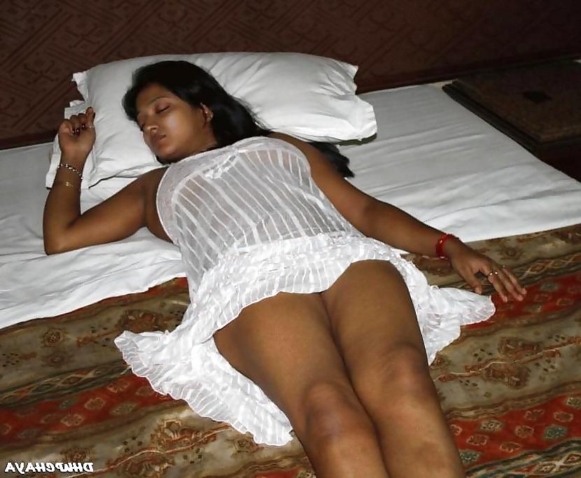 18P HOT DESI GIRL NUDE