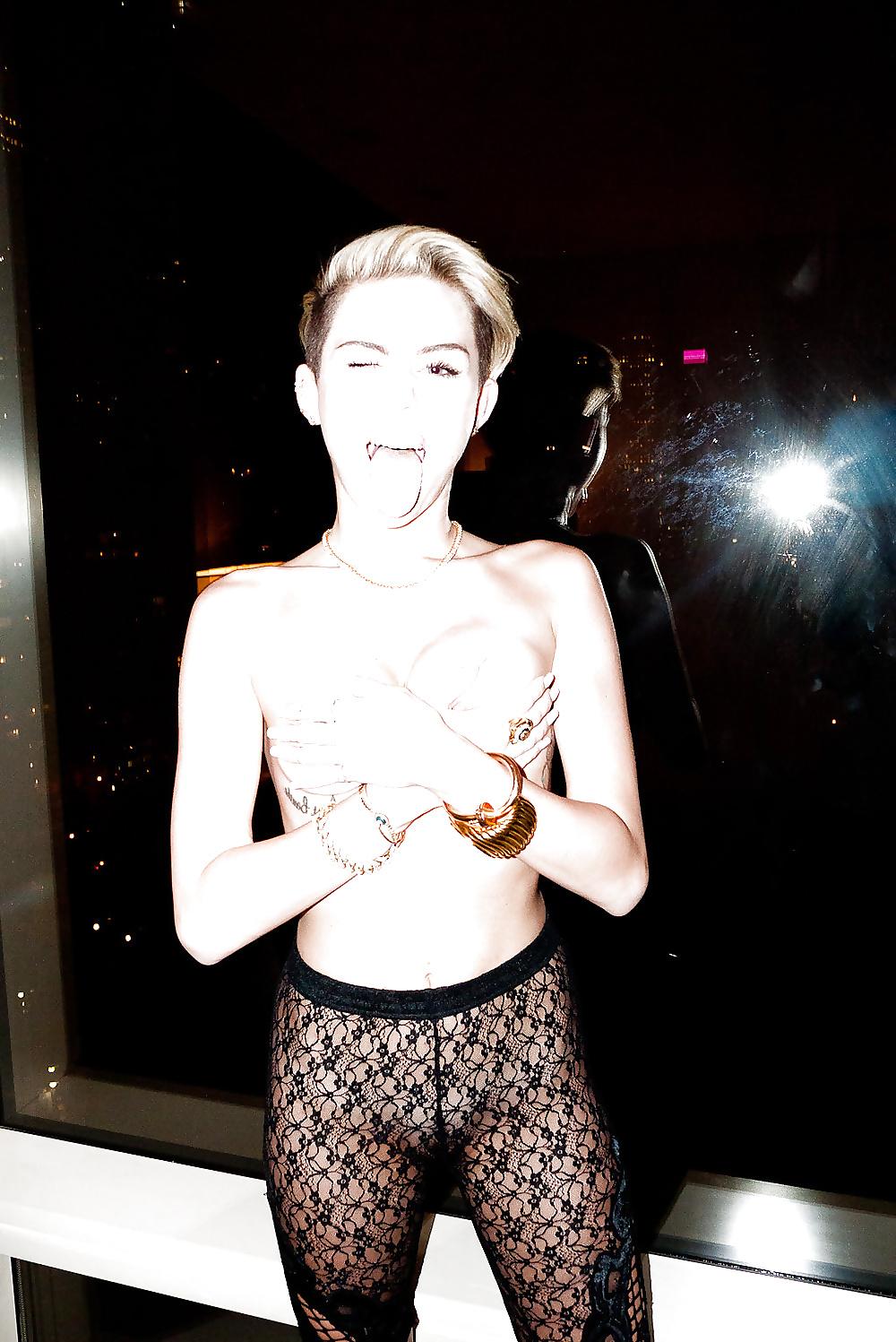 16P Miley Cyrus - Nipple Slip Compilation of a Slut