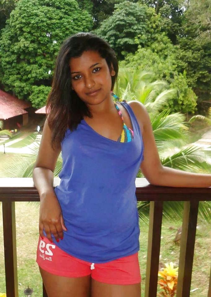 25P Desi Nude and Non Nude 2