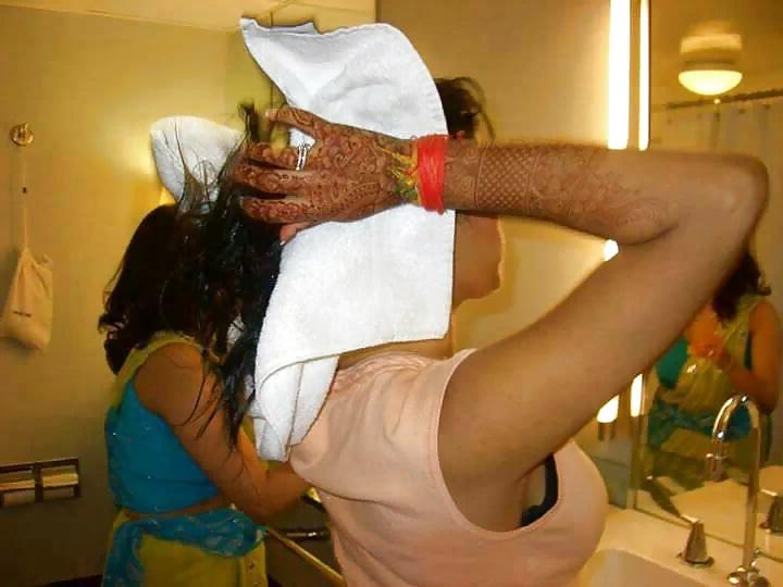 25P Desi Nude and Non Nude 2