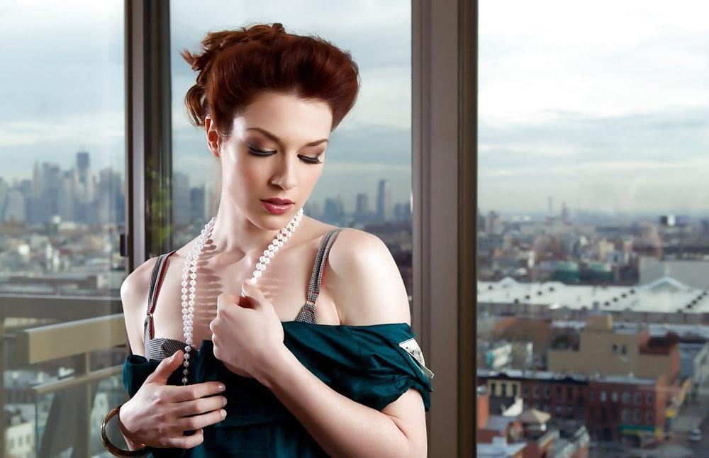 25P VINTAGE REDHEAD BEAUTY