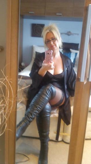 25P Self Shot Matures love to show