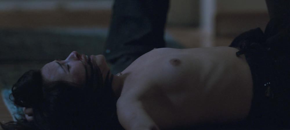 17P Danielle Harris nekkid in Rob Zombie's Halloween! 