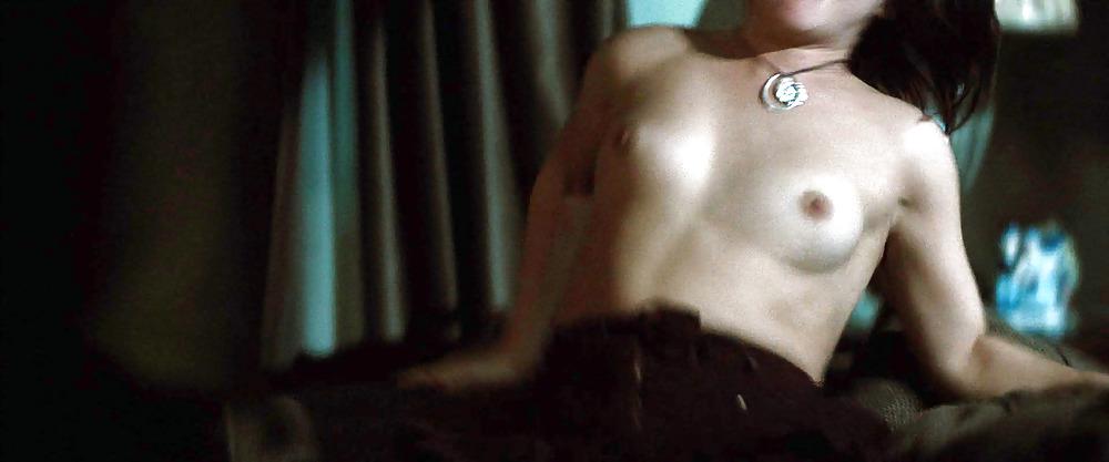 17P Danielle Harris nekkid in Rob Zombie's Halloween! 