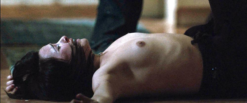 17P Danielle Harris nekkid in Rob Zombie's Halloween! 