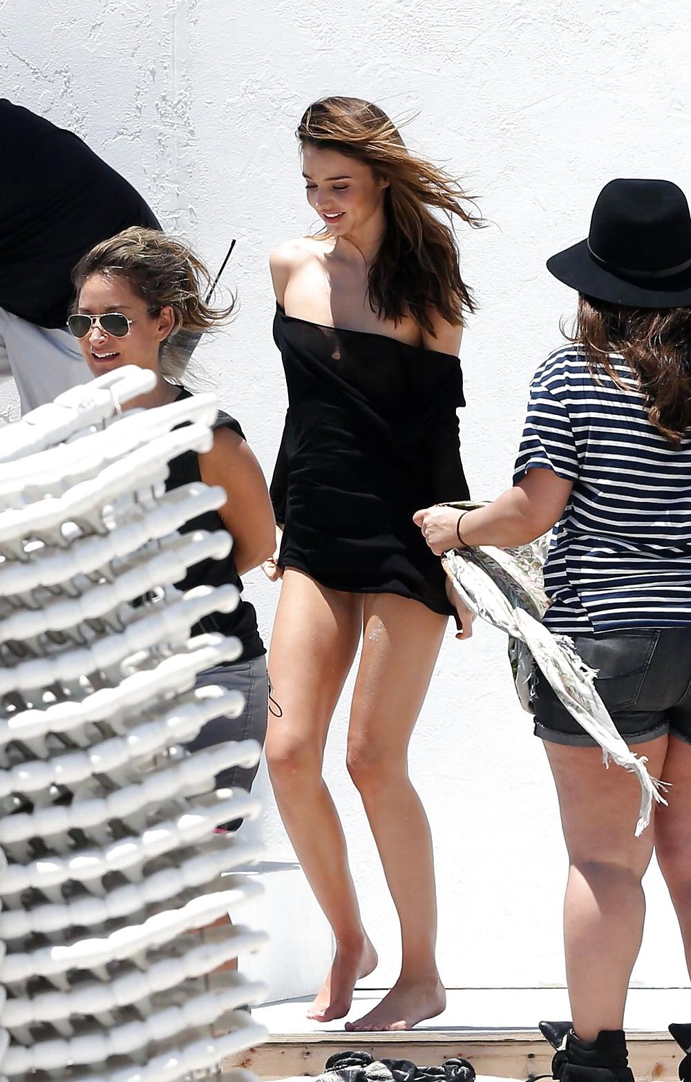 8P Miranda Kerr oops tits