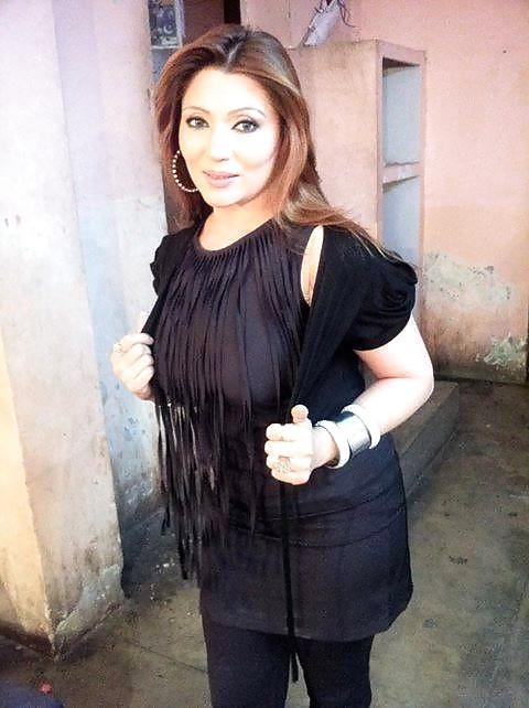 25P Desi milf khshbo