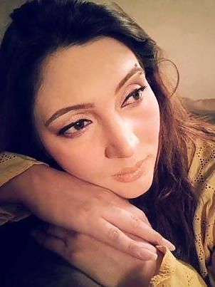 25P Desi milf khshbo