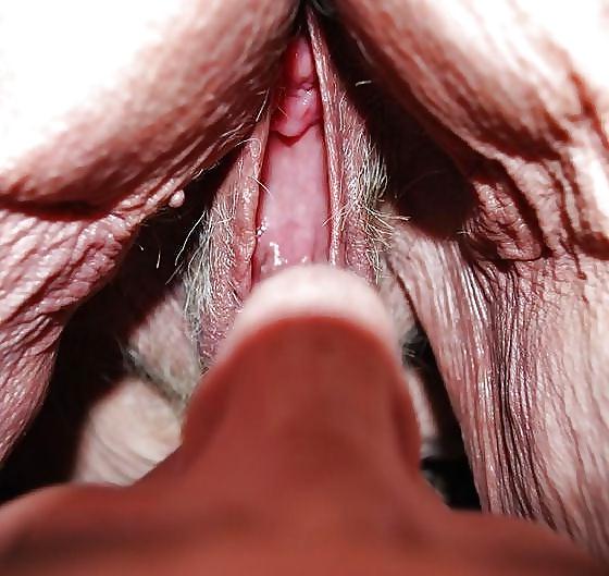 11P Old ugly pussy