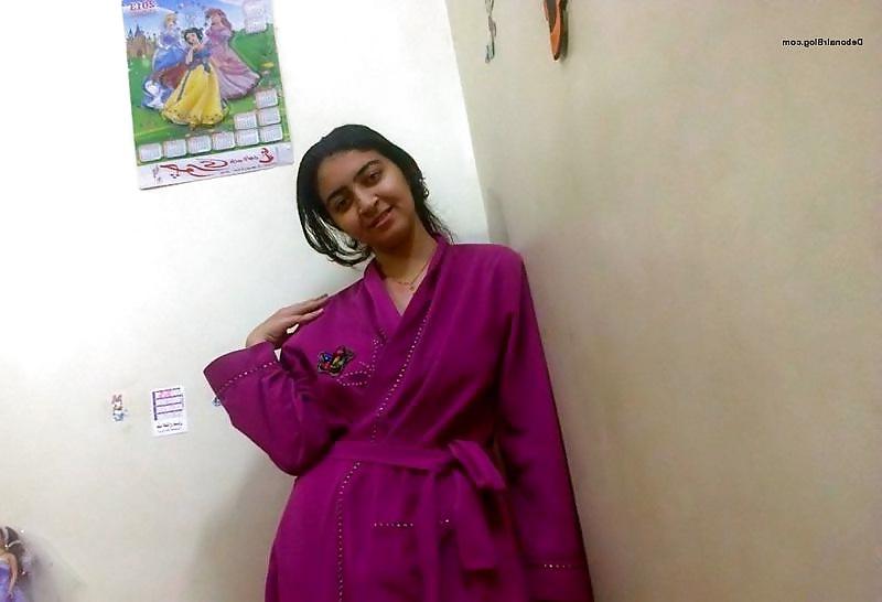 10P Desi Girl ausziehen