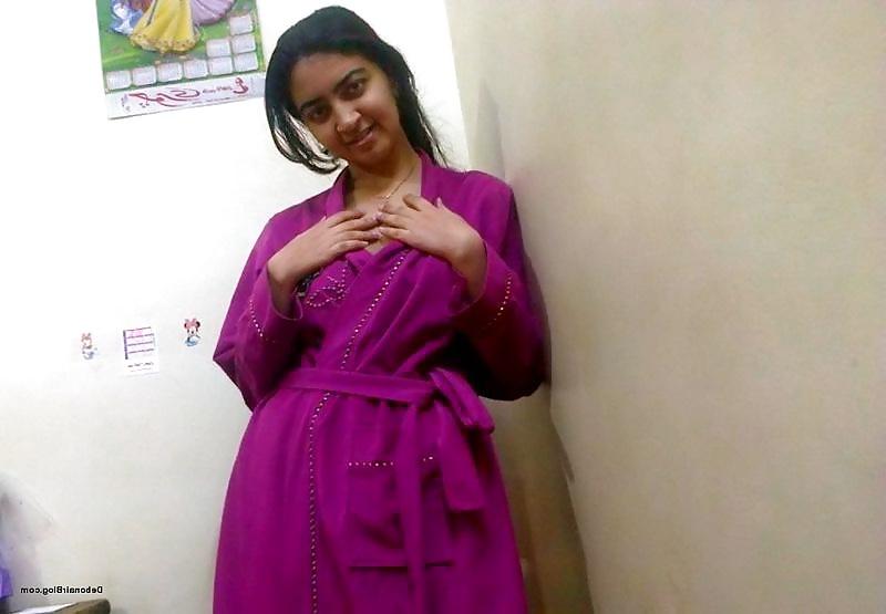 10P Desi Girl ausziehen