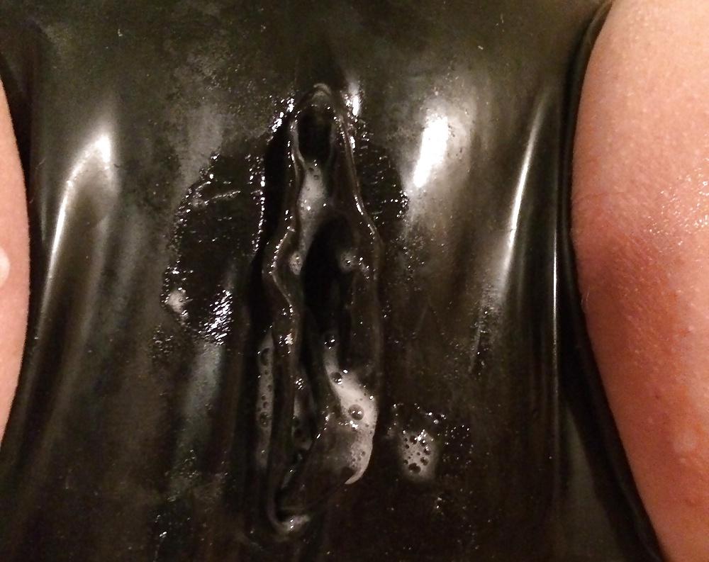 9P Mature wife in latex condom pants 