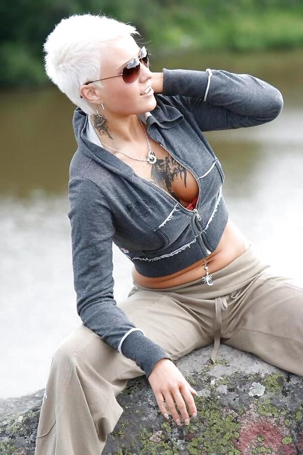 25P Scandinavian beauty - short hair