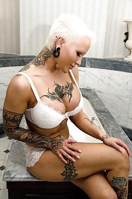 25P Scandinavian beauty - short hair