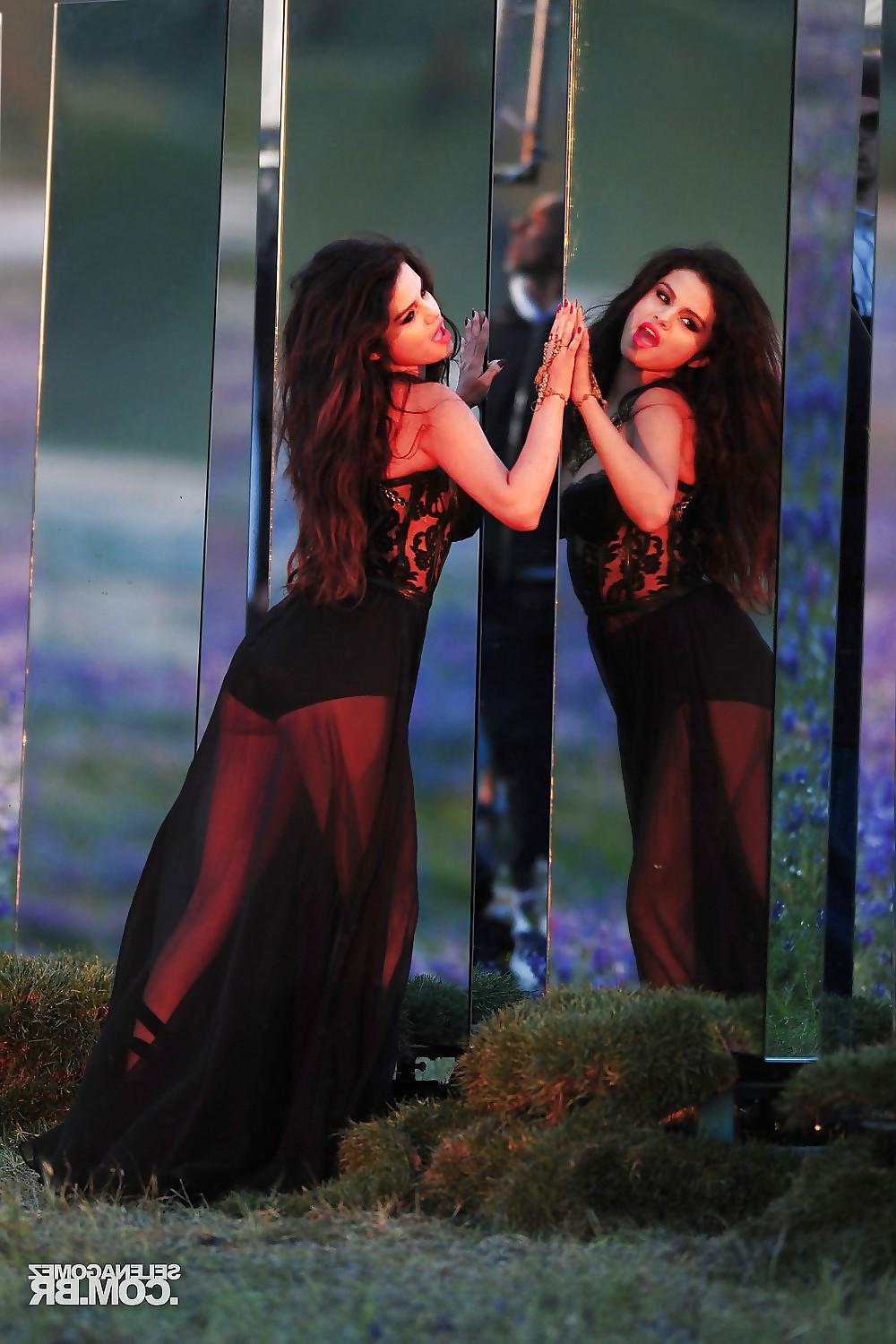 25P Selena Gomez - perfect Ass compilation