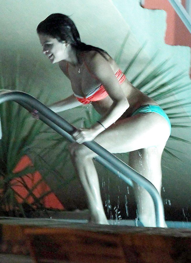 25P Selena Gomez - perfect Ass compilation