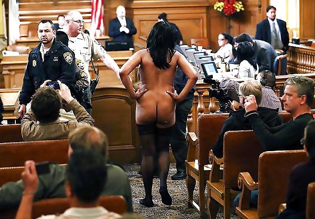 25P Public Nudity 4