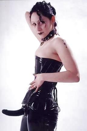 22P On your knees Darling